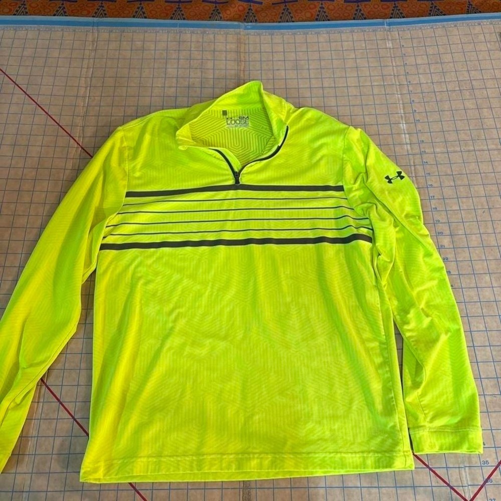 Under Armour‎ Men's Size SM long Sleeve Loose All Season Gear Yellow 1/4 Zip